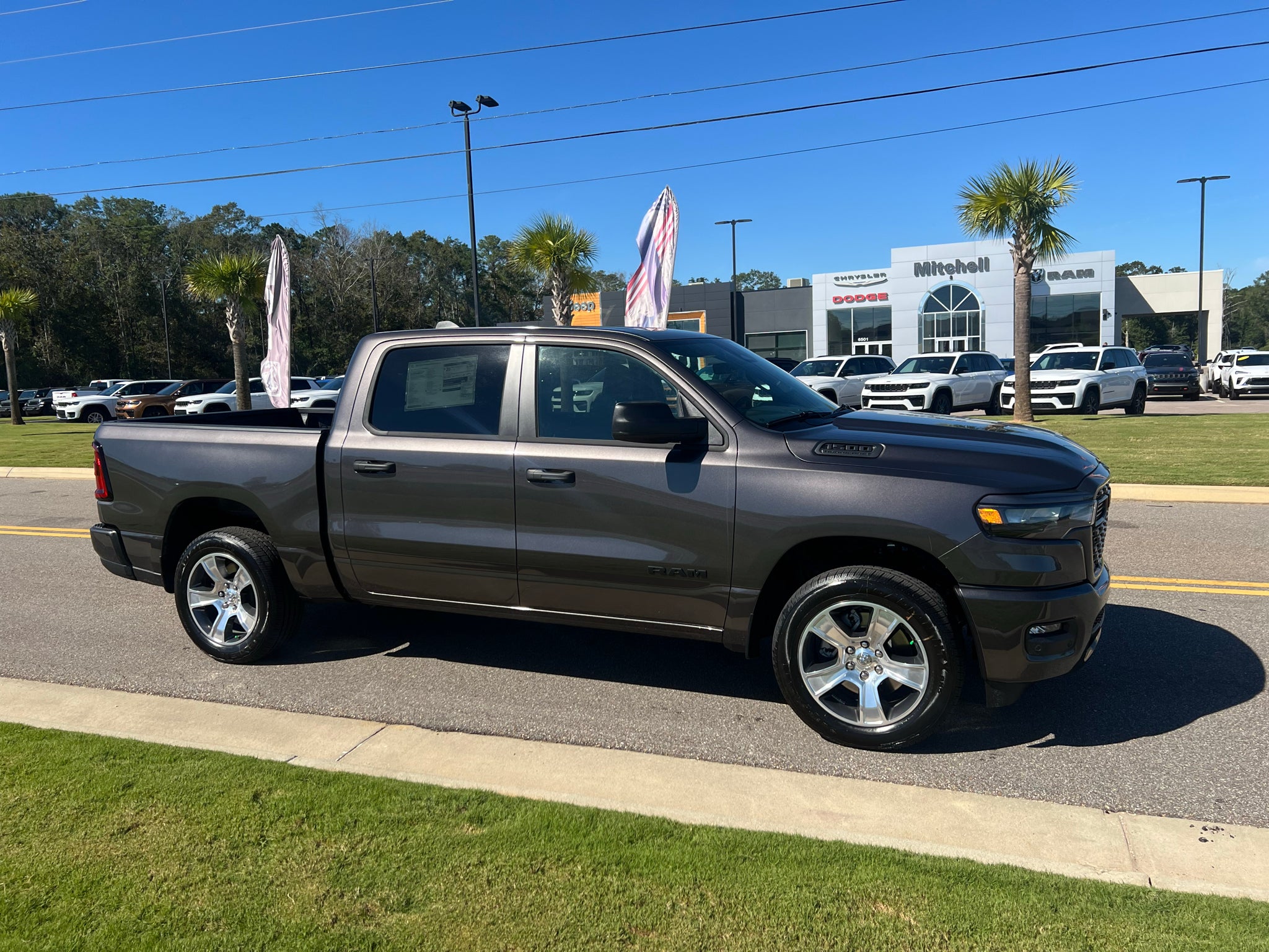 2027 RAM 1500 RAM 1500 EXPRESS CREW CAB 4X2 5'7' BOX