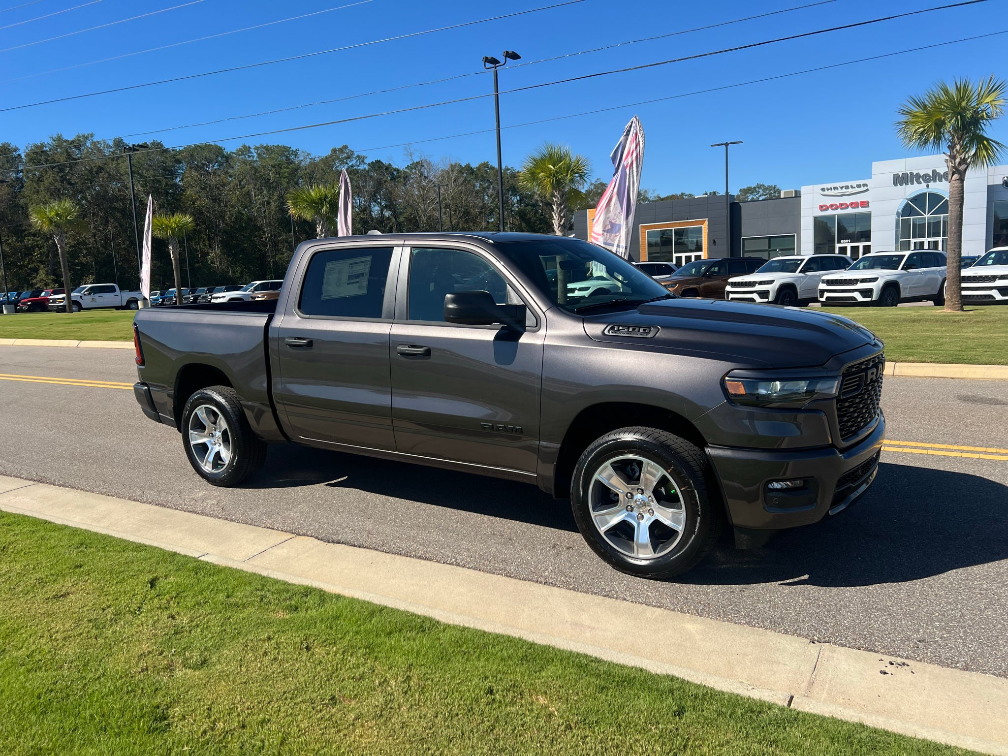 2027 RAM 1500 RAM 1500 EXPRESS CREW CAB 4X2 5'7' BOX