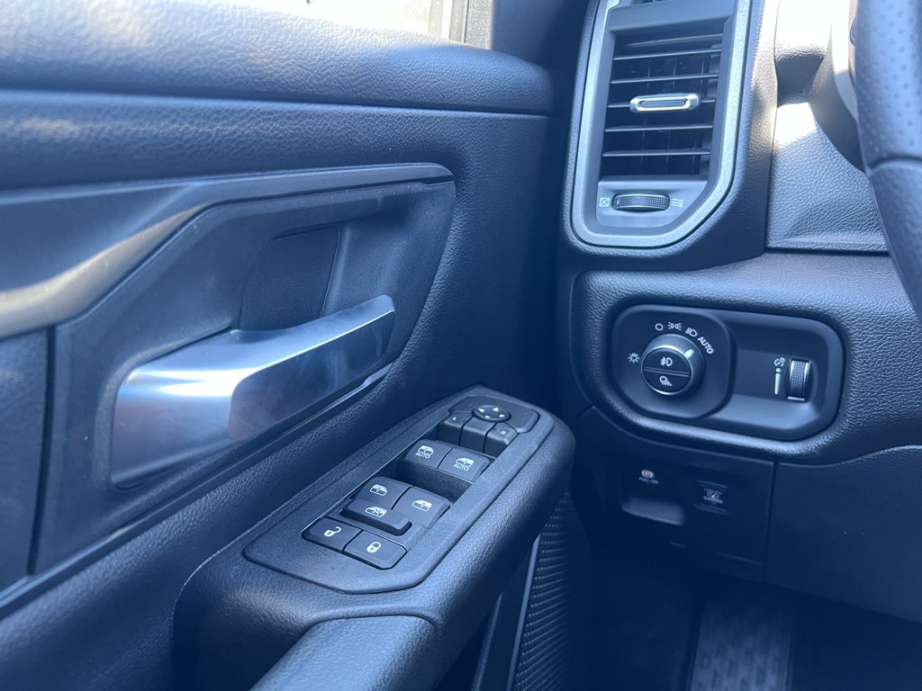 2026 RAM 1500 RAM 1500 EXPRESS CREW CAB 4X2 5'7' BOX