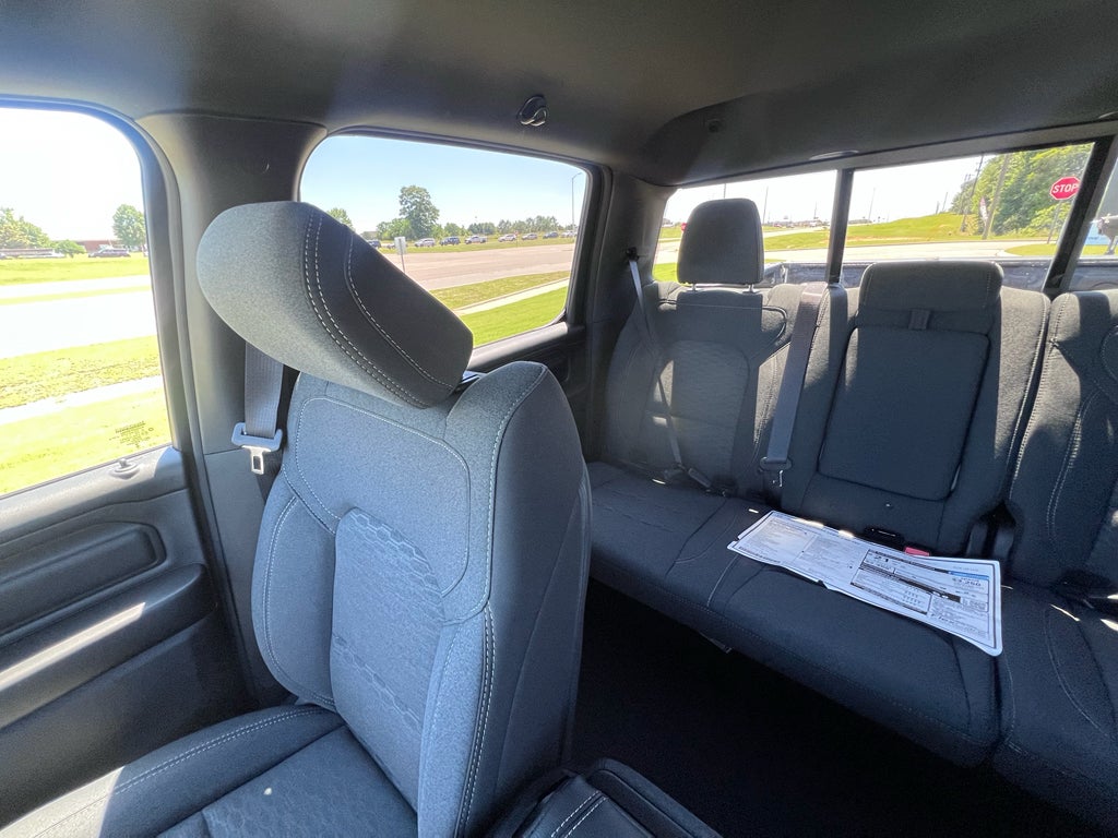 2026 RAM 1500 RAM 1500 EXPRESS CREW CAB 4X2 5'7' BOX