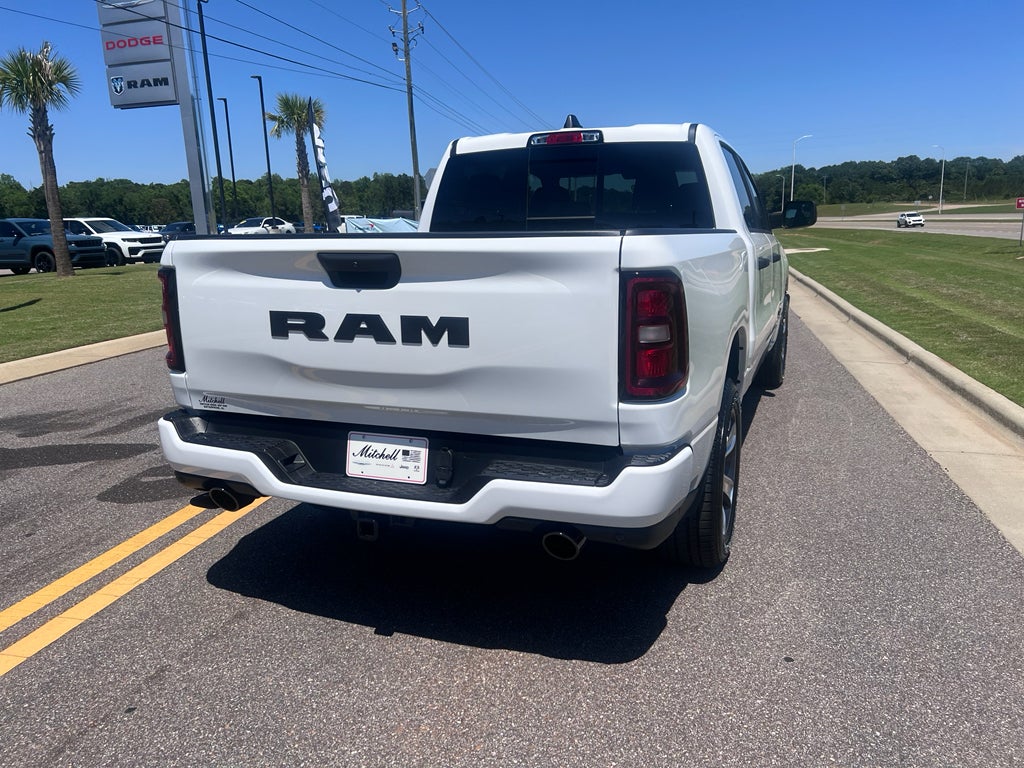 2026 RAM 1500 RAM 1500 EXPRESS CREW CAB 4X2 5'7' BOX