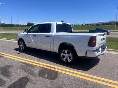 2026 RAM 1500 RAM 1500 EXPRESS CREW CAB 4X2 5'7' BOX