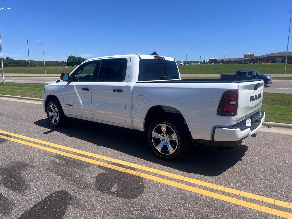 2026 RAM 1500 RAM 1500 EXPRESS CREW CAB 4X2 5'7' BOX
