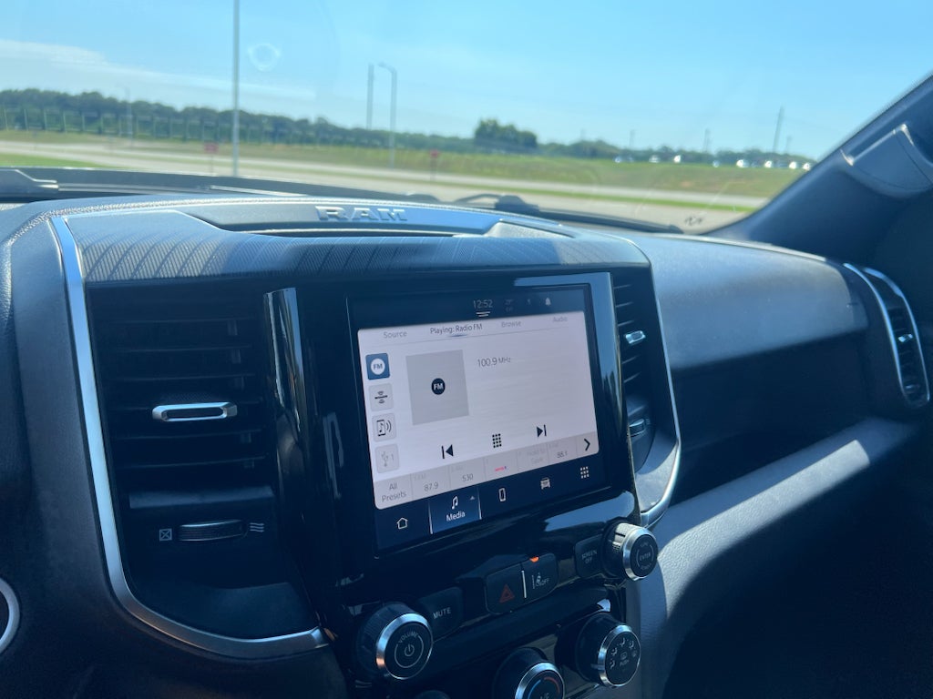 2026 RAM 1500 RAM 1500 EXPRESS CREW CAB 4X4 5'7' BOX