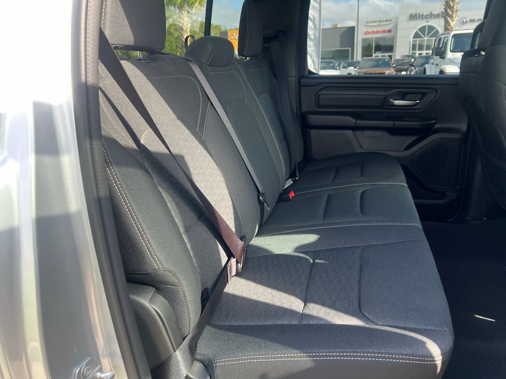 2026 RAM 1500 RAM 1500 EXPRESS CREW CAB 4X4 5'7' BOX