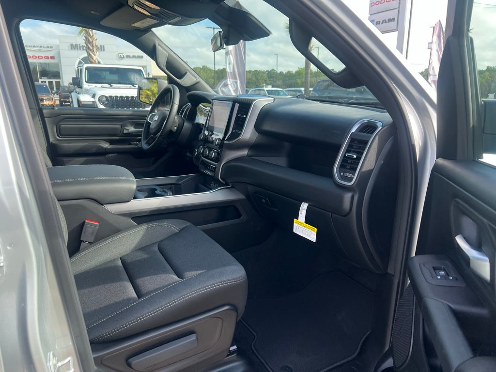 2026 RAM 1500 RAM 1500 EXPRESS CREW CAB 4X4 5'7' BOX