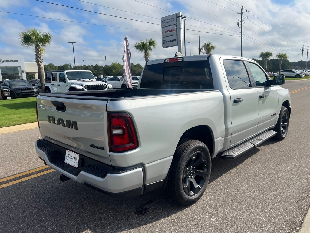 2026 RAM 1500 RAM 1500 EXPRESS CREW CAB 4X4 5'7' BOX