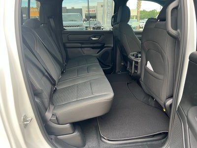 2027 RAM 1500 RAM 1500 EXPRESS CREW CAB 4X4 5'7' BOX