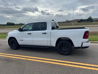 2027 RAM 1500 RAM 1500 EXPRESS CREW CAB 4X4 5'7' BOX