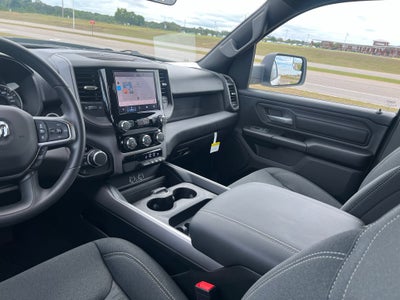 2027 RAM 1500 RAM 1500 EXPRESS CREW CAB 4X4 5'7' BOX