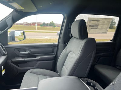 2027 RAM 1500 RAM 1500 EXPRESS CREW CAB 4X4 5'7' BOX
