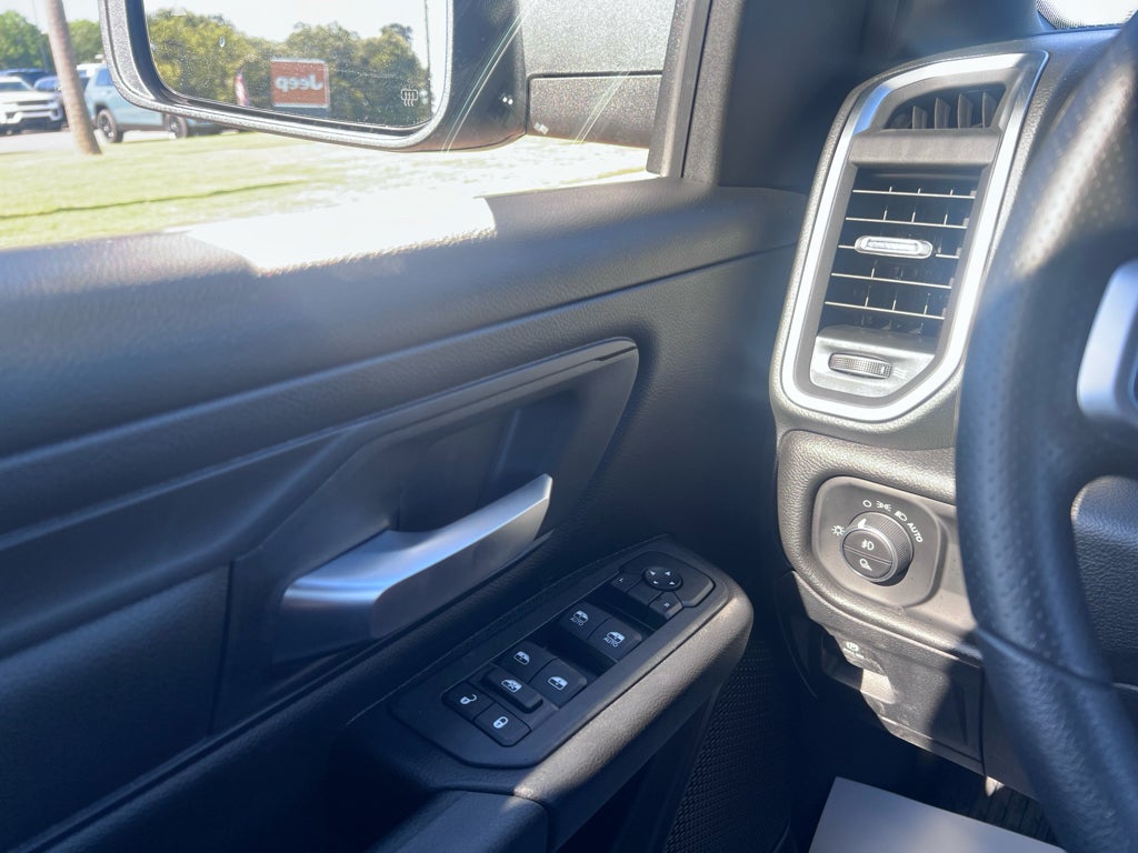 2026 RAM 1500 RAM 1500 EXPRESS CREW CAB 4X4 5'7' BOX