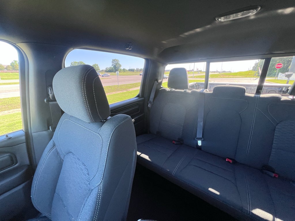 2026 RAM 1500 RAM 1500 EXPRESS CREW CAB 4X4 5'7' BOX