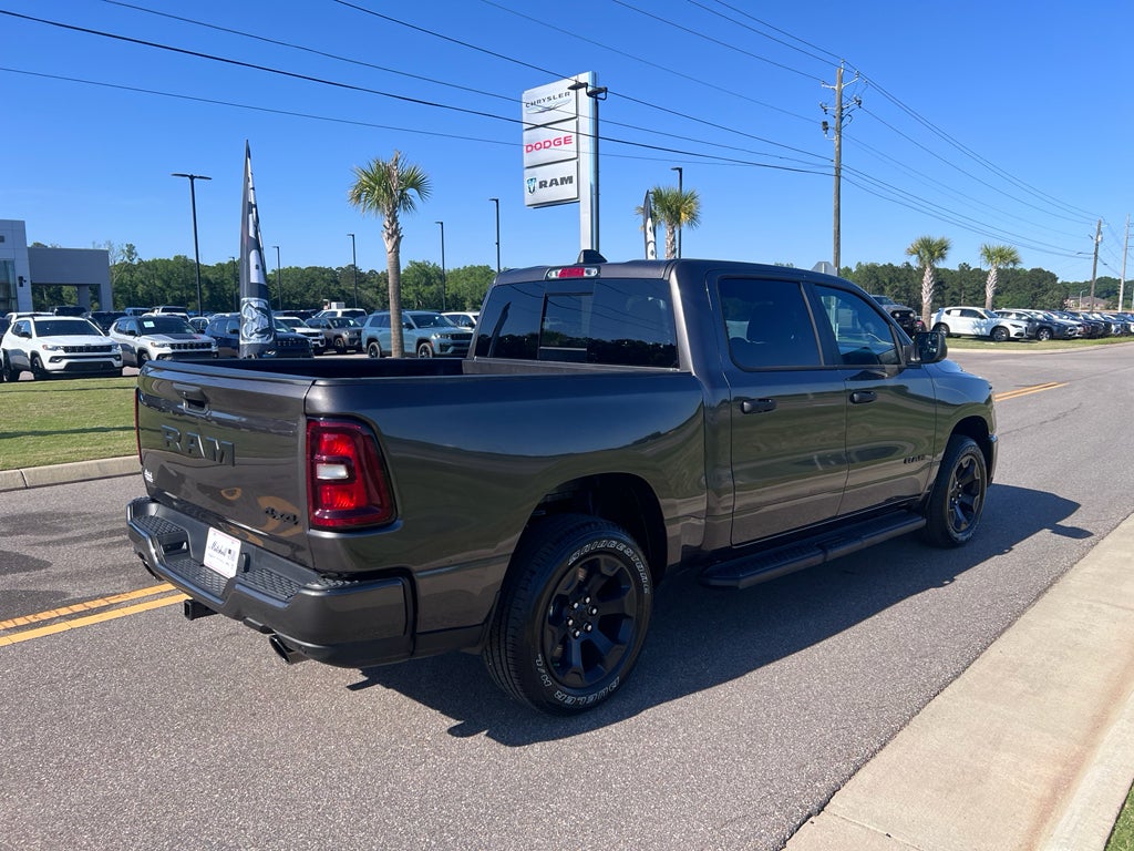 2026 RAM 1500 RAM 1500 EXPRESS CREW CAB 4X4 5'7' BOX