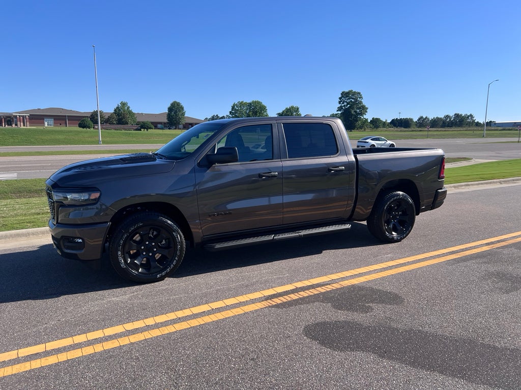 2026 RAM 1500 RAM 1500 EXPRESS CREW CAB 4X4 5'7' BOX