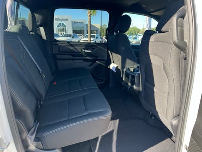 2027 RAM 1500 RAM 1500 EXPRESS CREW CAB 4X4 5'7' BOX