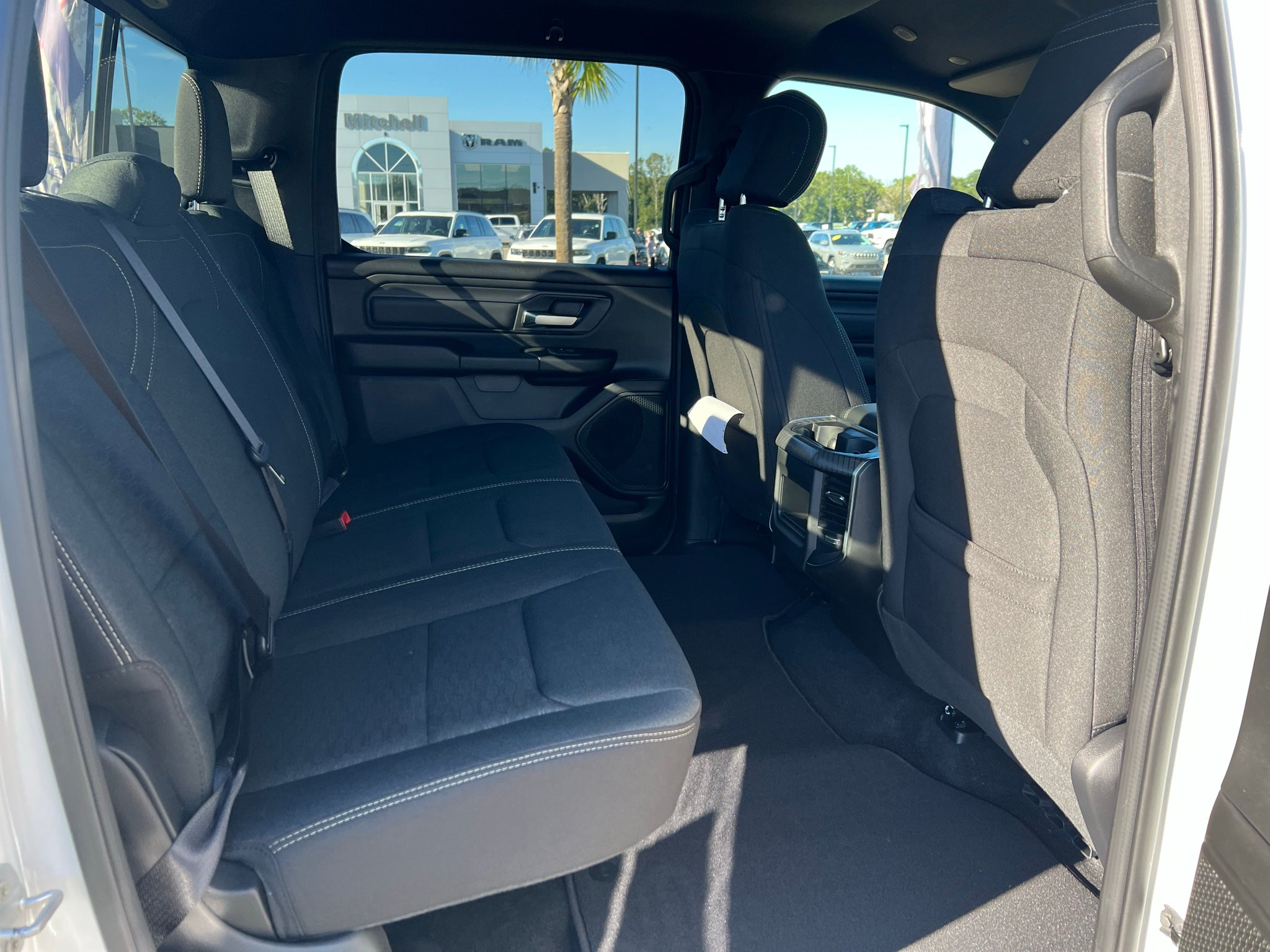 2027 RAM 1500 RAM 1500 EXPRESS CREW CAB 4X4 5'7' BOX
