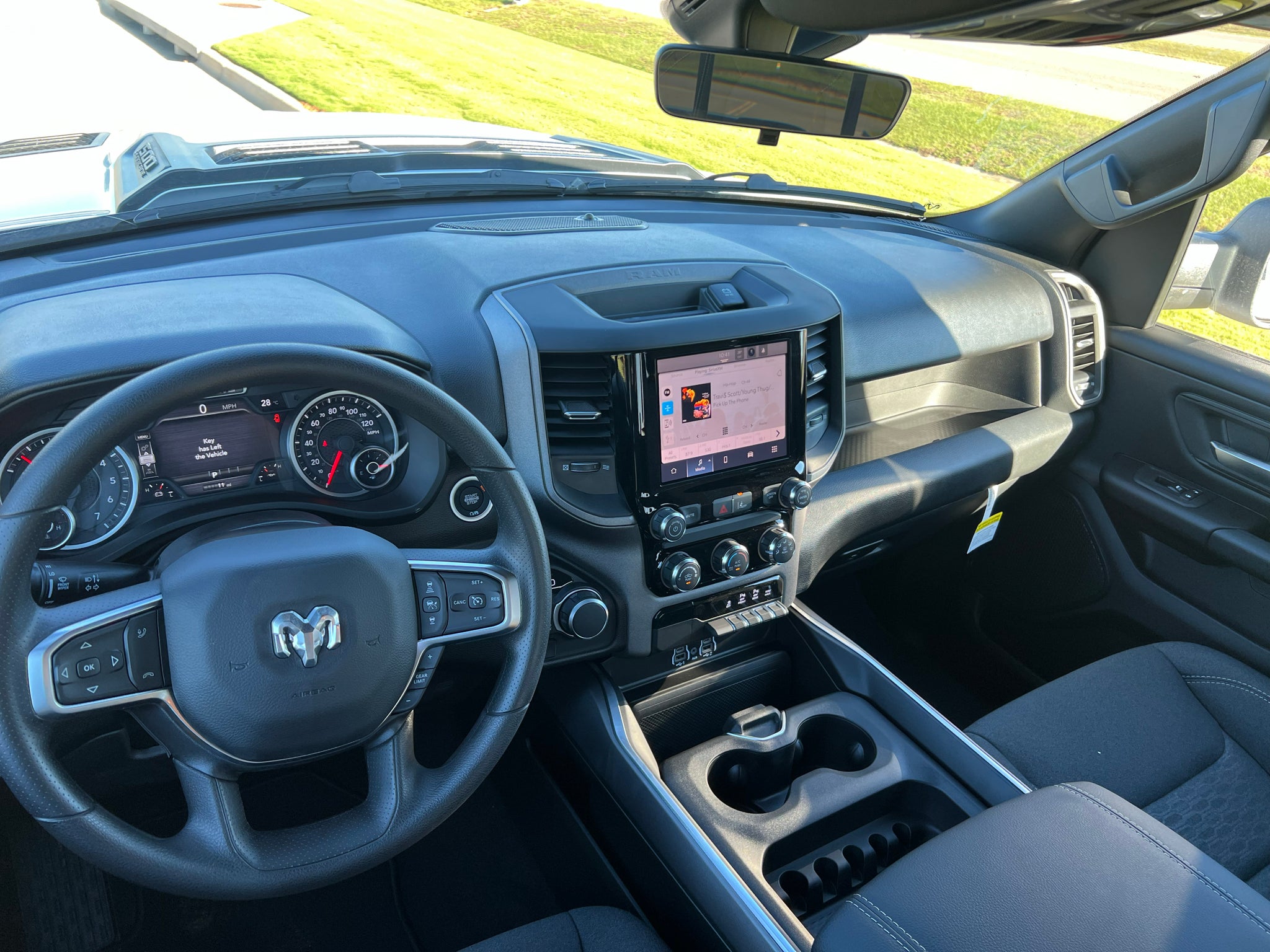 2027 RAM 1500 RAM 1500 EXPRESS CREW CAB 4X4 5'7' BOX
