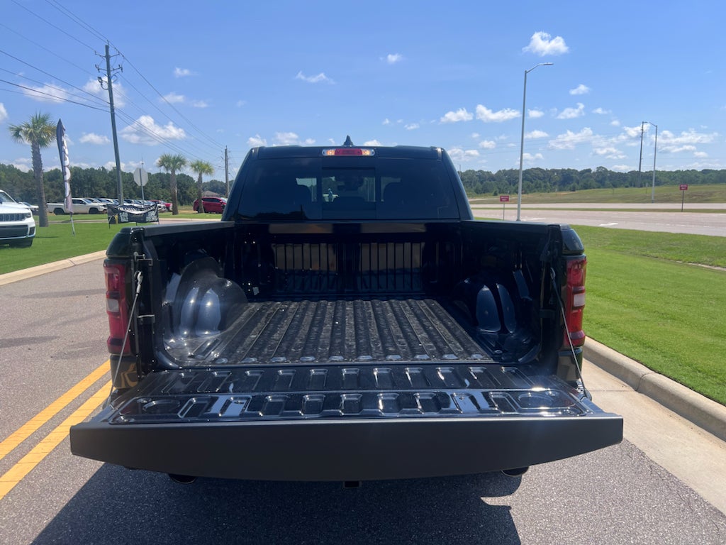 2026 RAM 1500 RAM 1500 EXPRESS CREW CAB 4X4 5'7' BOX