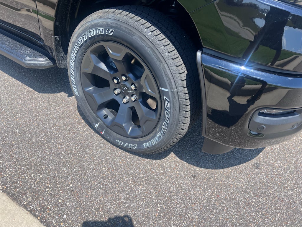 2026 RAM 1500 RAM 1500 EXPRESS CREW CAB 4X4 5'7' BOX