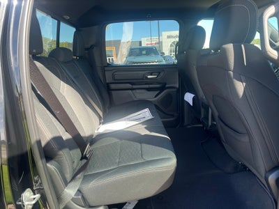 2027 RAM 1500 RAM 1500 EXPRESS CREW CAB 4X4 5'7' BOX