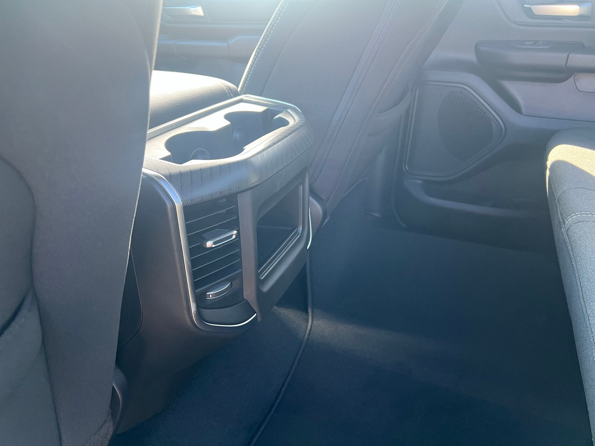 2027 RAM 1500 RAM 1500 EXPRESS CREW CAB 4X4 5'7' BOX