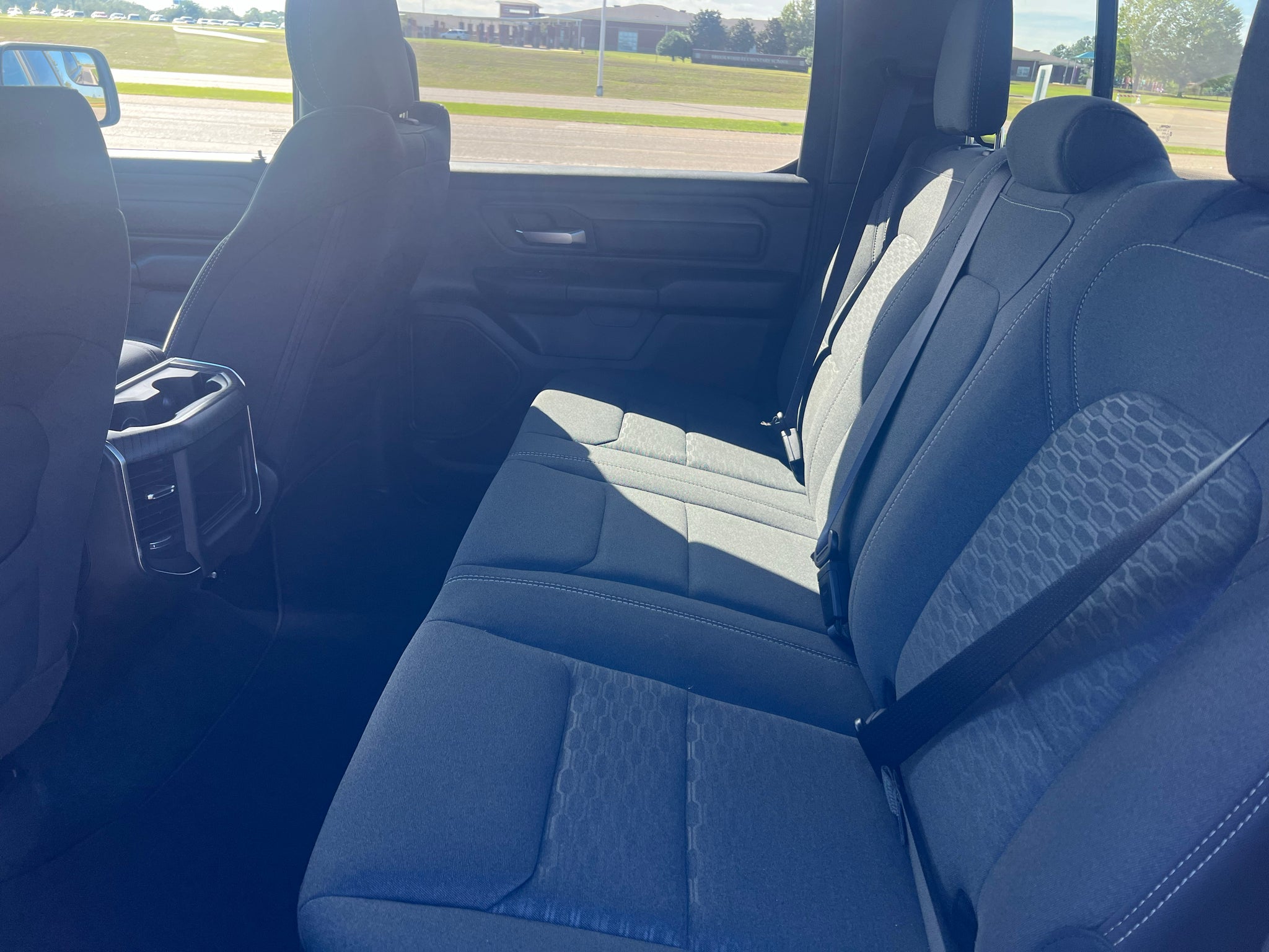 2027 RAM 1500 RAM 1500 EXPRESS CREW CAB 4X4 5'7' BOX