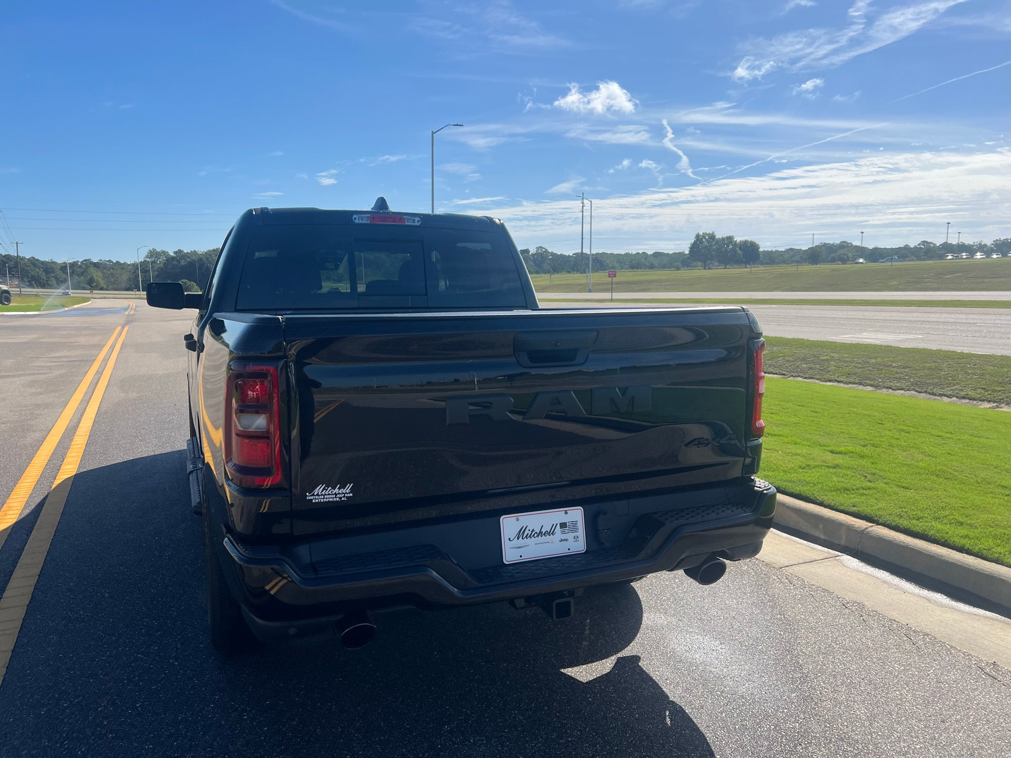 2027 RAM 1500 RAM 1500 EXPRESS CREW CAB 4X4 5'7' BOX