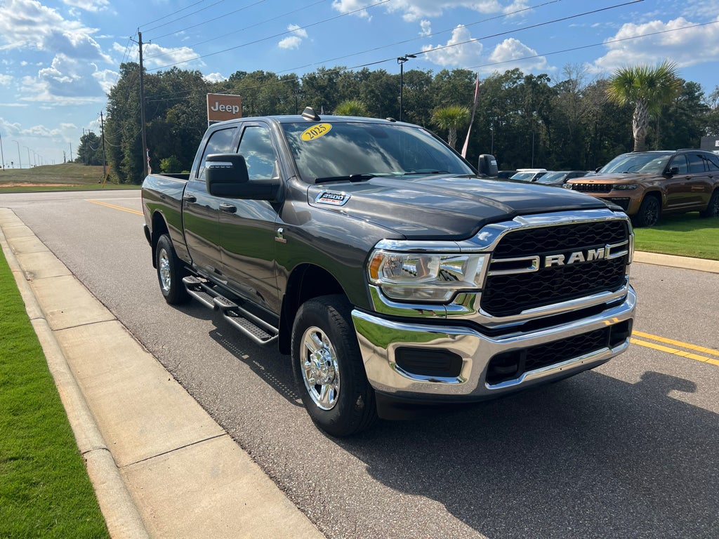 2024 RAM 2500 Tradesman Crew Cab 4x4 6'4' Box
