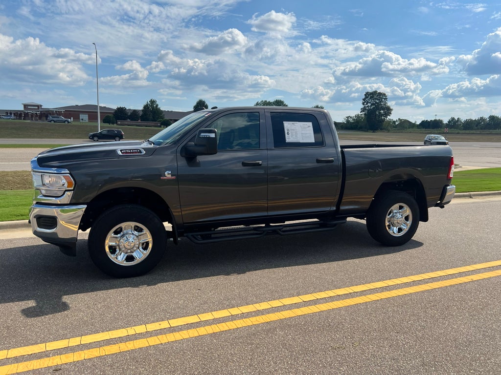 2024 RAM 2500 Tradesman Crew Cab 4x4 6'4' Box