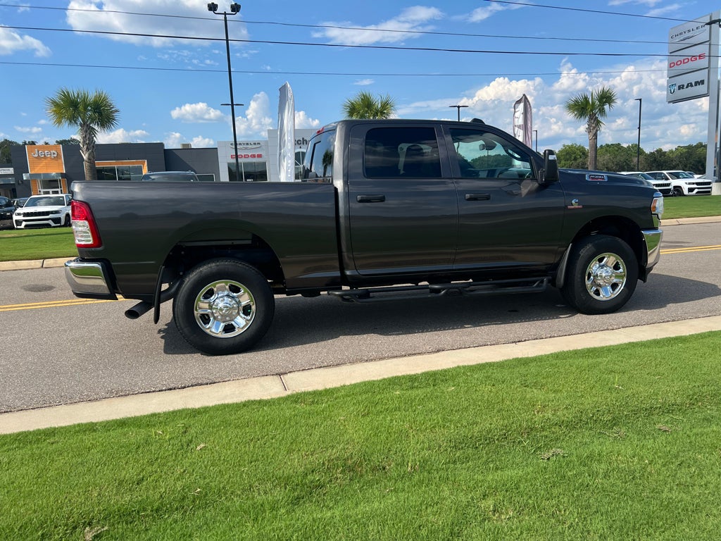 2024 RAM 2500 Tradesman Crew Cab 4x4 6'4' Box