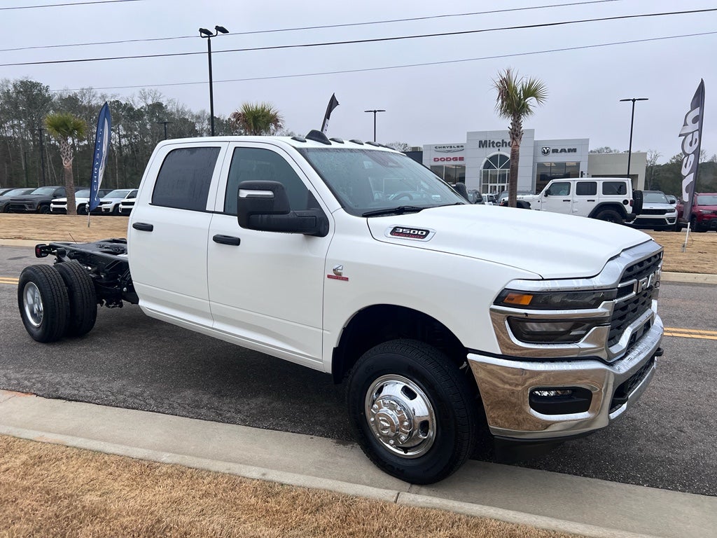 2026 RAM 3500 Chassis RAM 3500 TRADESMAN CREW CAB CHASSIS 4X4 60' CA