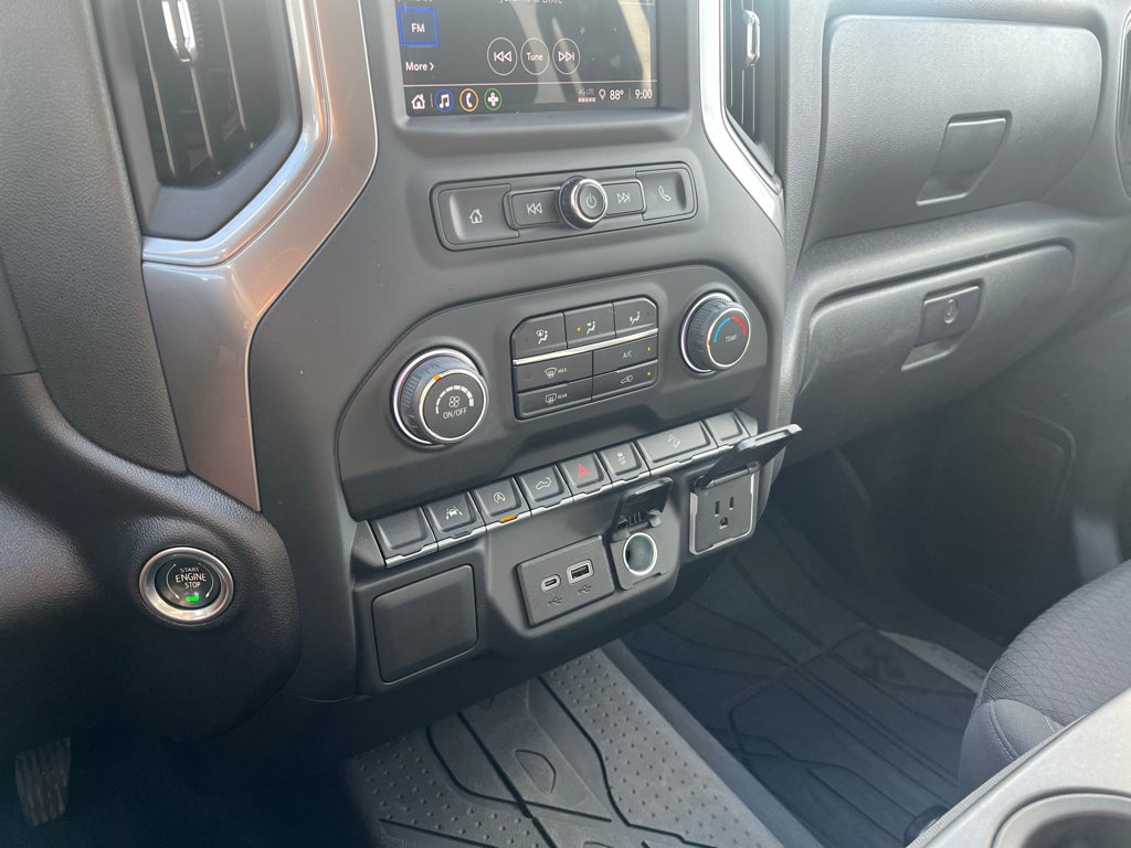 2022 Chevrolet Silverado 4WD Crew Cab Standard Bed Custom Trail Boss