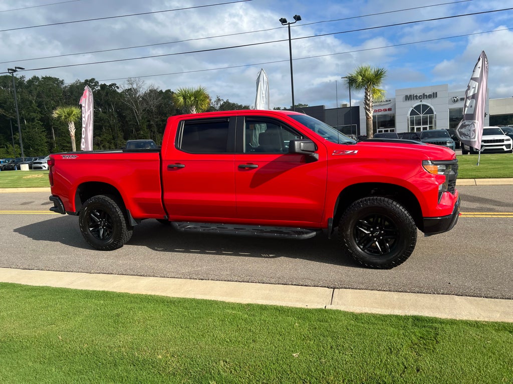 2022 Chevrolet Silverado 4WD Crew Cab Standard Bed Custom Trail Boss