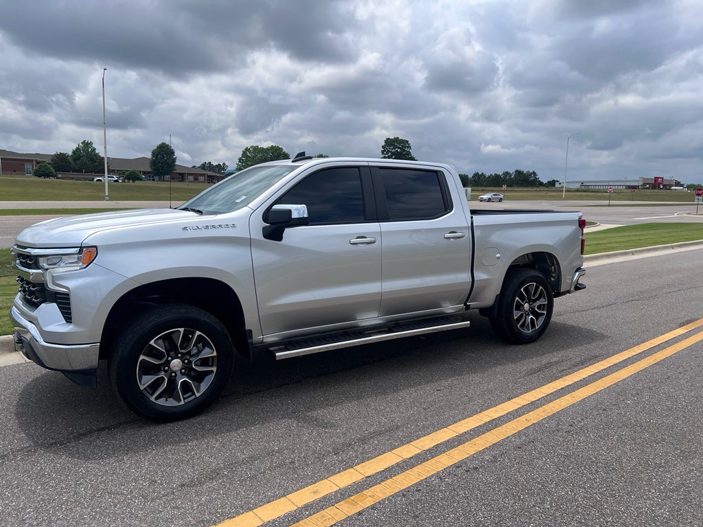 2022 Chevrolet Silverado 4WD Crew Cab Short Bed LT with 2FL
