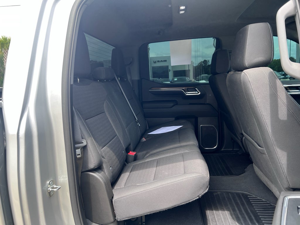 2022 Chevrolet Silverado 4WD Crew Cab Short Bed LT with 2FL