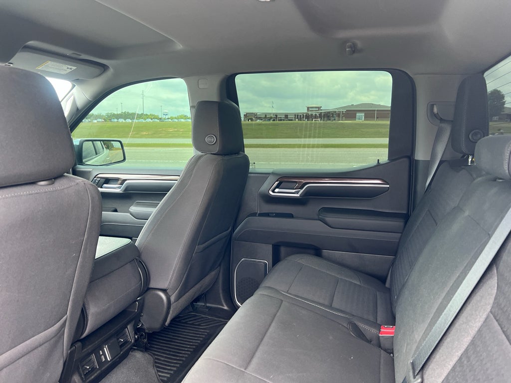 2022 Chevrolet Silverado 4WD Crew Cab Short Bed LT with 2FL