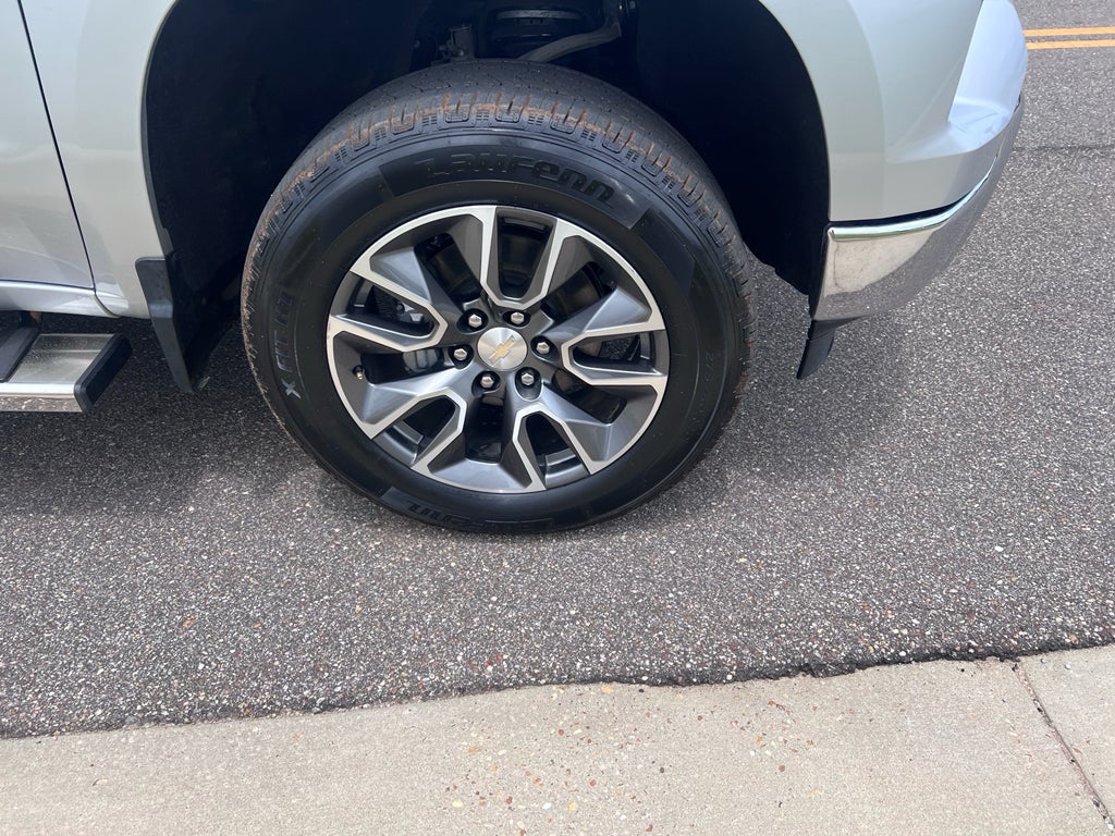 2022 Chevrolet Silverado 4WD Crew Cab Short Bed LT with 2FL