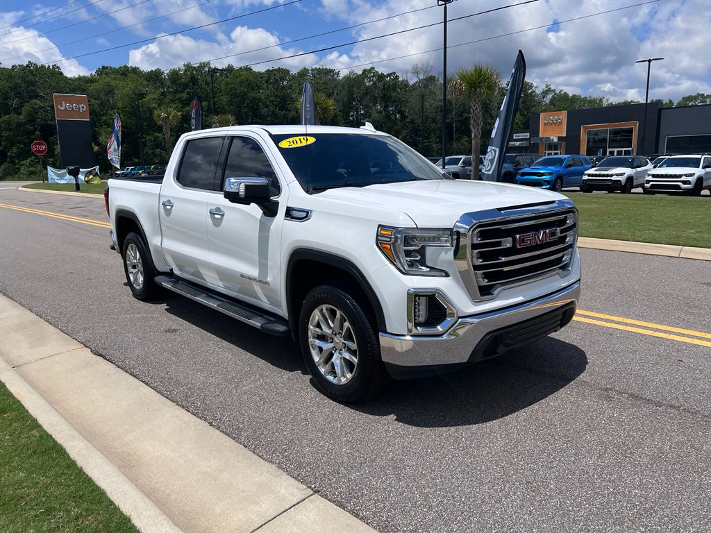 2019 GMC Sierra 2WD Crew Cab Short Box SLT's photo