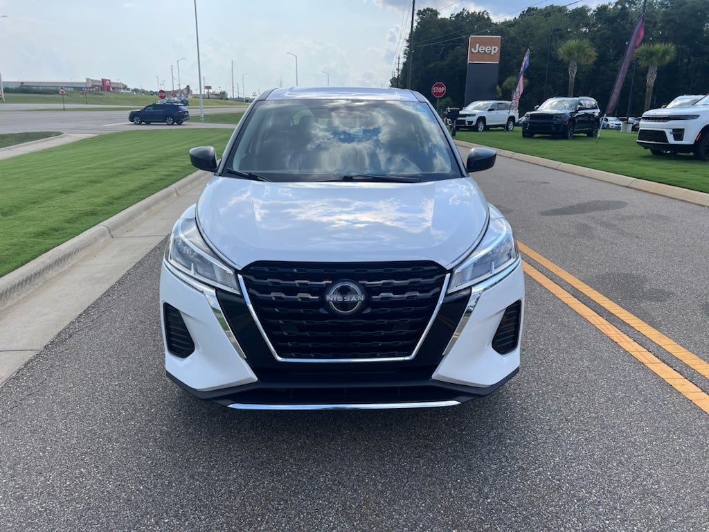 2025 Nissan Kicks Play S