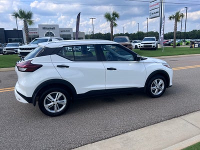 2025 Nissan Kicks Play S