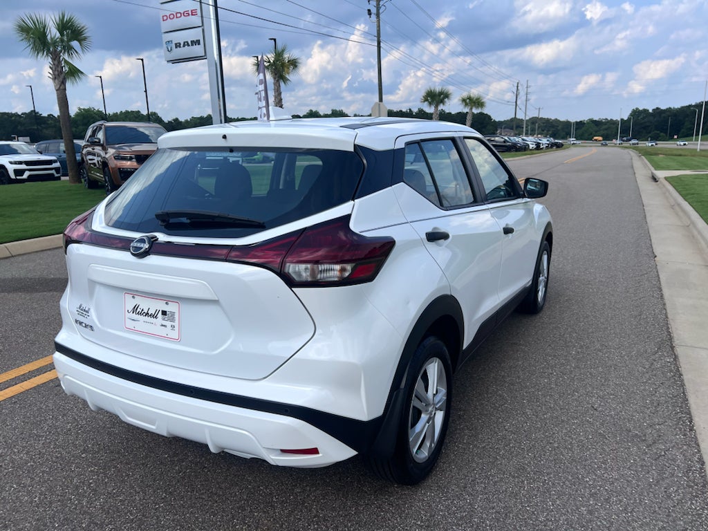 2025 Nissan Kicks Play S