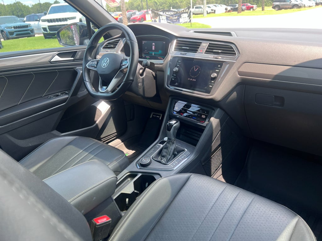 2023 Volkswagen Tiguan 2.0T SE R-Line Black