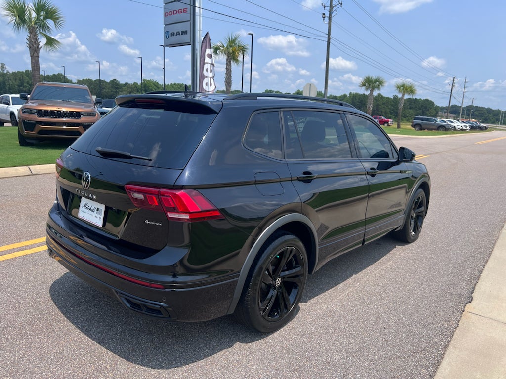 2023 Volkswagen Tiguan 2.0T SE R-Line Black