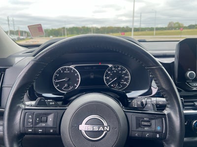 2023 Nissan Pathfinder SV