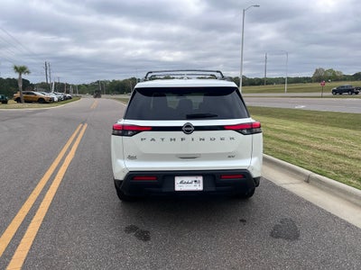 2023 Nissan Pathfinder SV