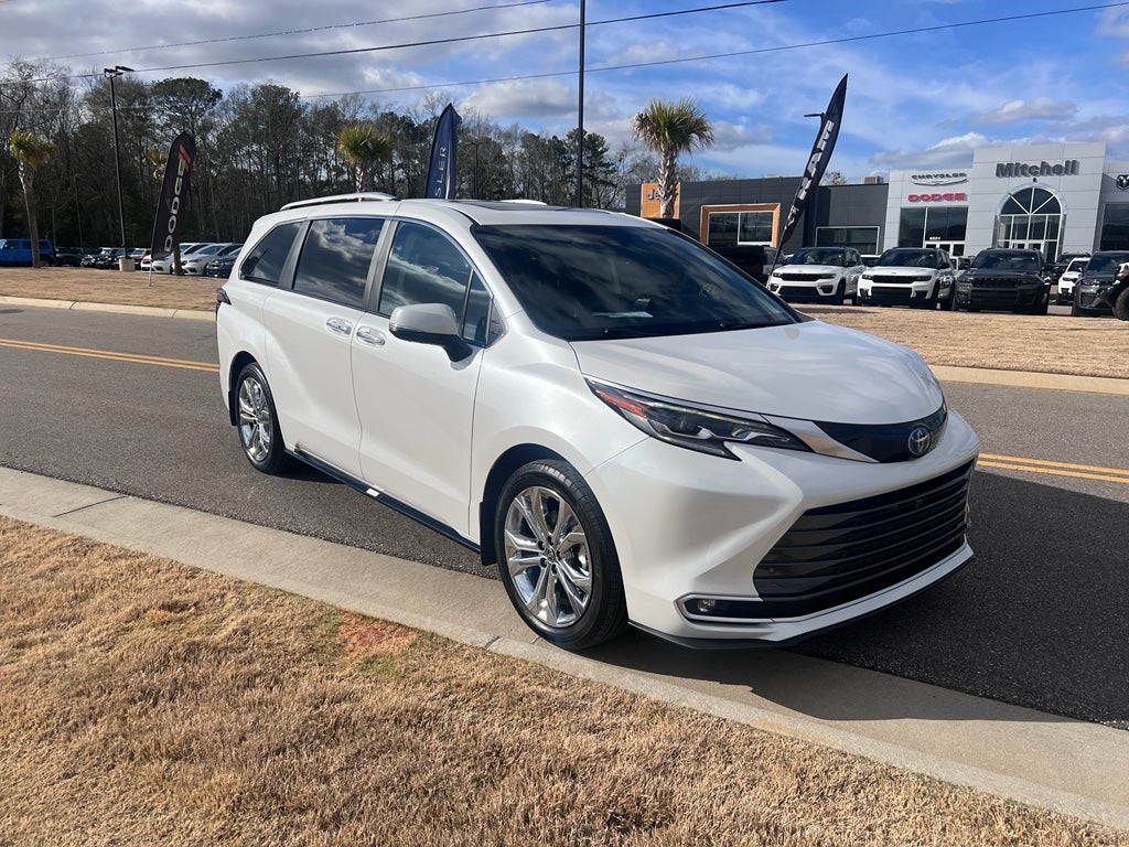 2024 Toyota Sienna Platinum