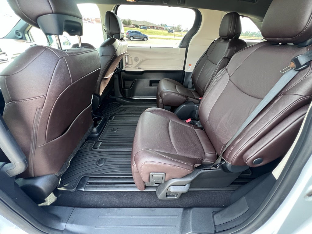 2024 Toyota Sienna Platinum
