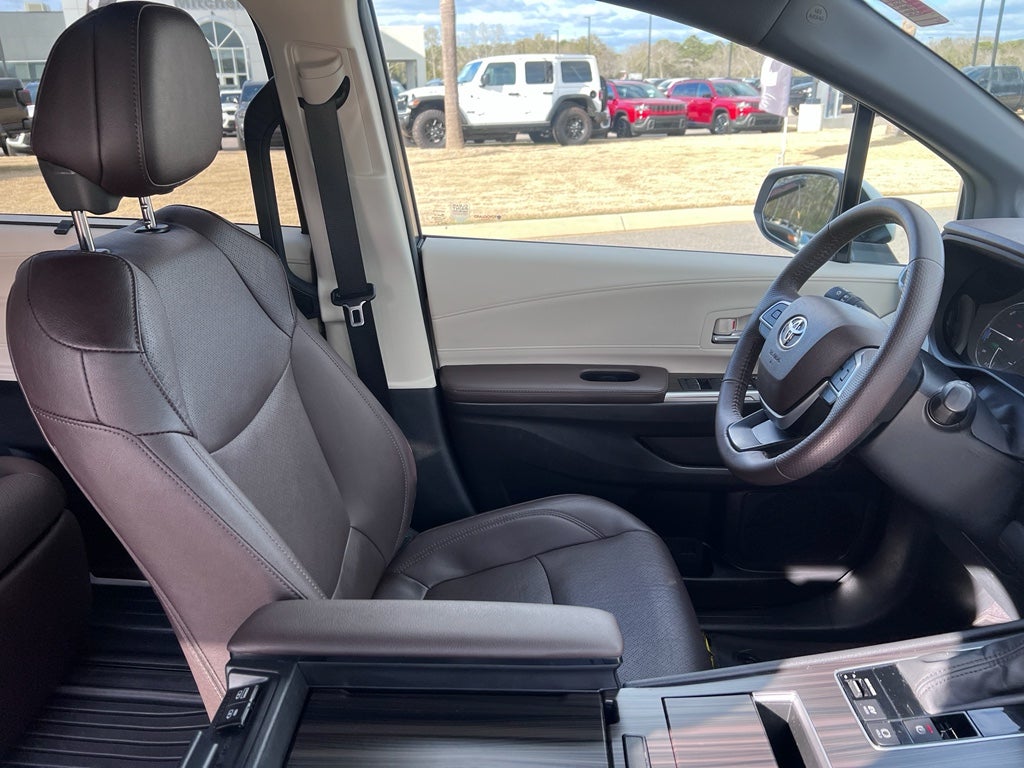 2024 Toyota Sienna Platinum
