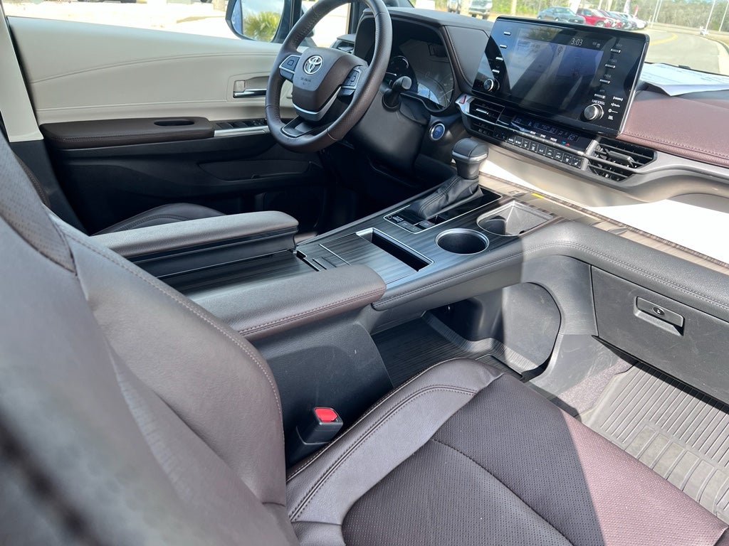 2024 Toyota Sienna Platinum